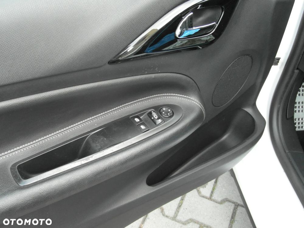 Citroën DS3 VTi 120 SoChic - 15
