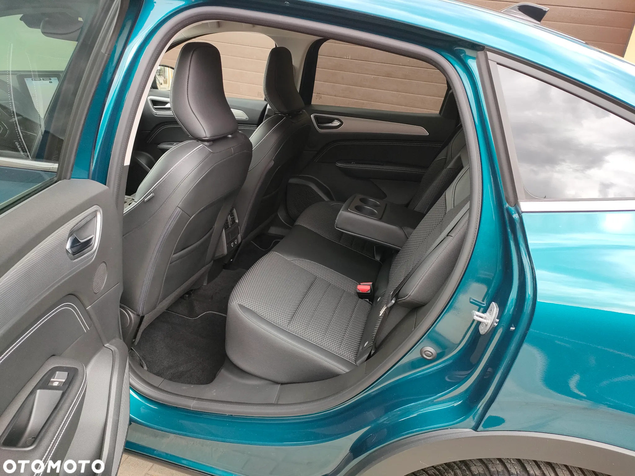 Renault Arkana TCe Mild Hybrid 140 EDC Techno - 29