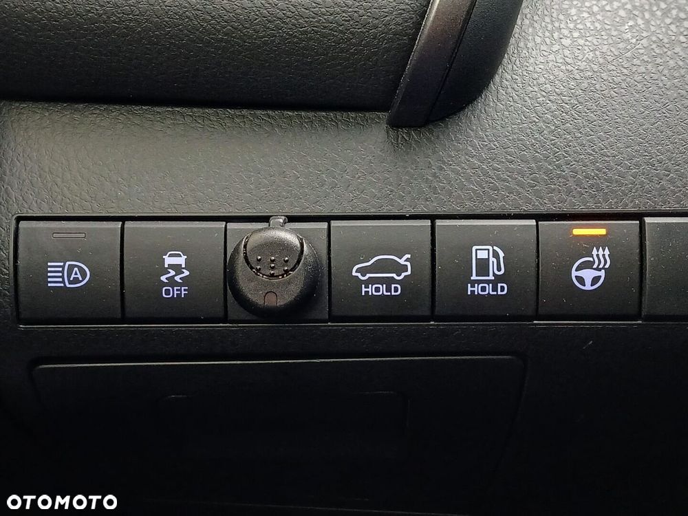 Toyota Camry - 37