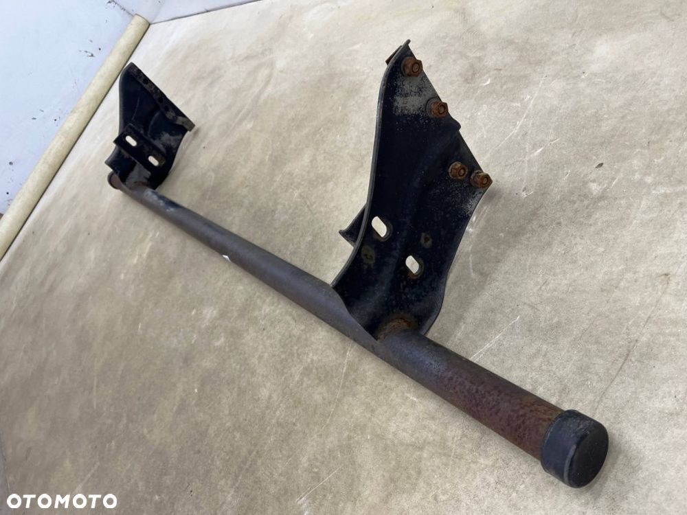 Belka zderzaka Mitsubishi L200 tylne dolne wzmocnienie poprzeczka szerokie mocowanie cztery otwory - 9