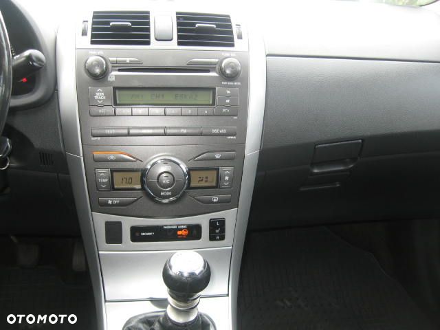 Toyota Corolla 1.6 Luna - 9