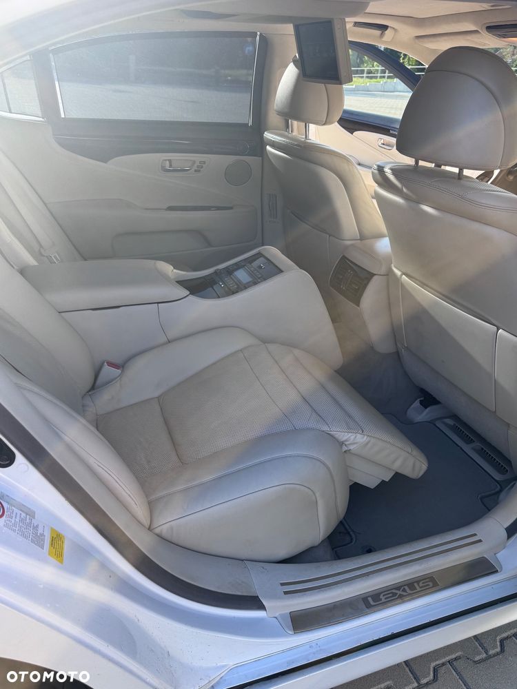 Lexus LS 600h L Superior - 29