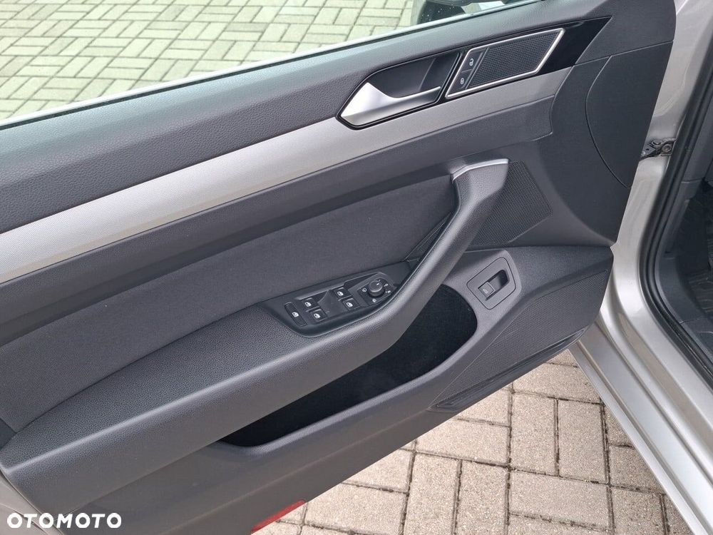 Volkswagen Passat 2.0 TDI BMT Comfortline DSG - 16