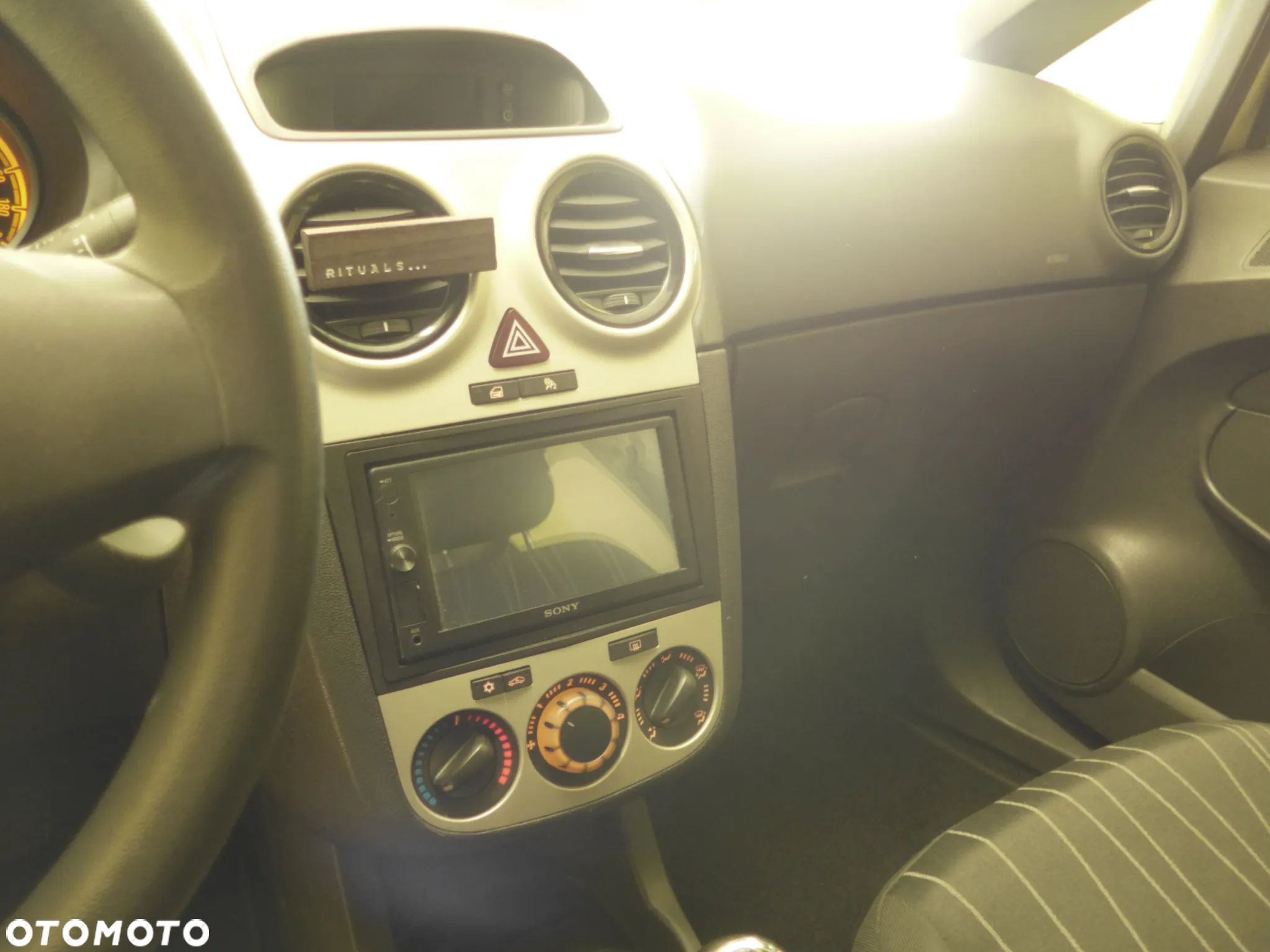 Opel Corsa - 16