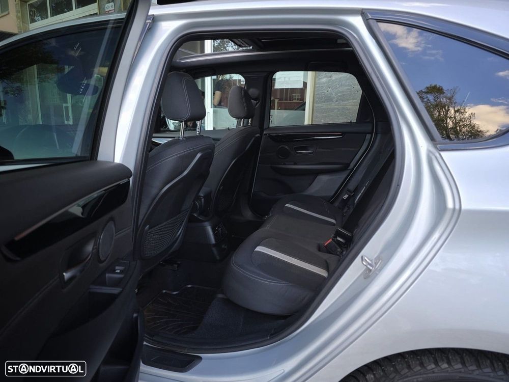 BMW 216 Active Tourer d Line Sport - 18