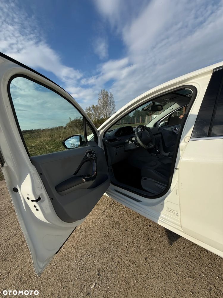 Peugeot 208 1.4 VTi Allure - 10