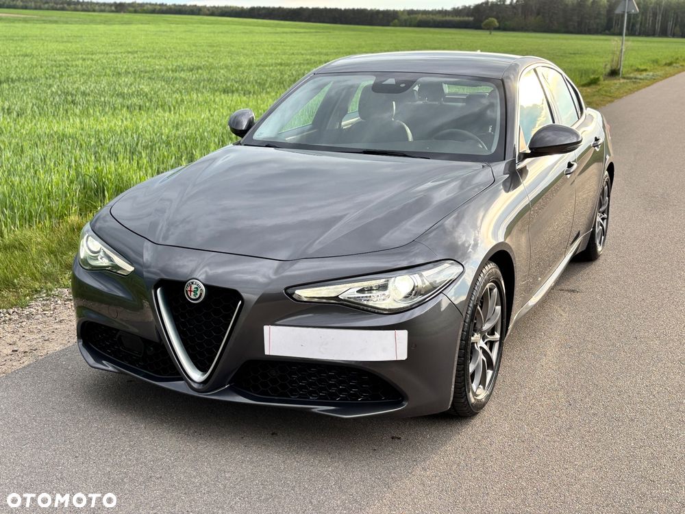 Alfa Romeo Giulia 2.2 AT8 Executive - 2