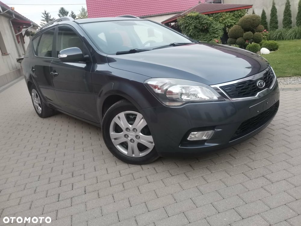 Kia Ceed - 1