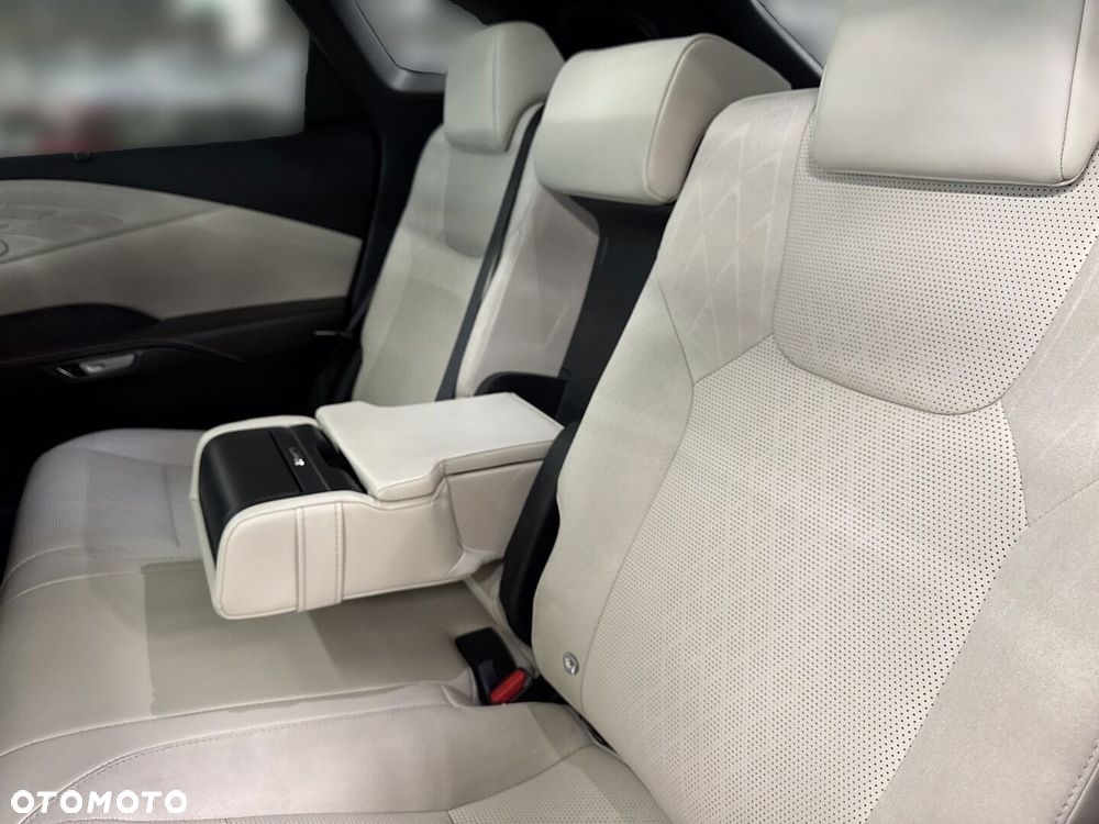 Lexus RX - 12