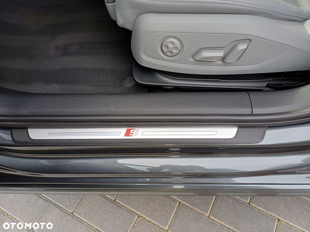 Audi A4 Limousine - 23