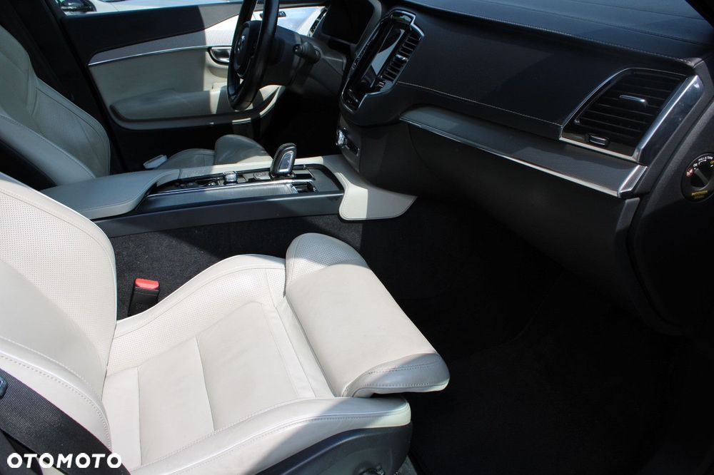 Volvo XC 90 - 11