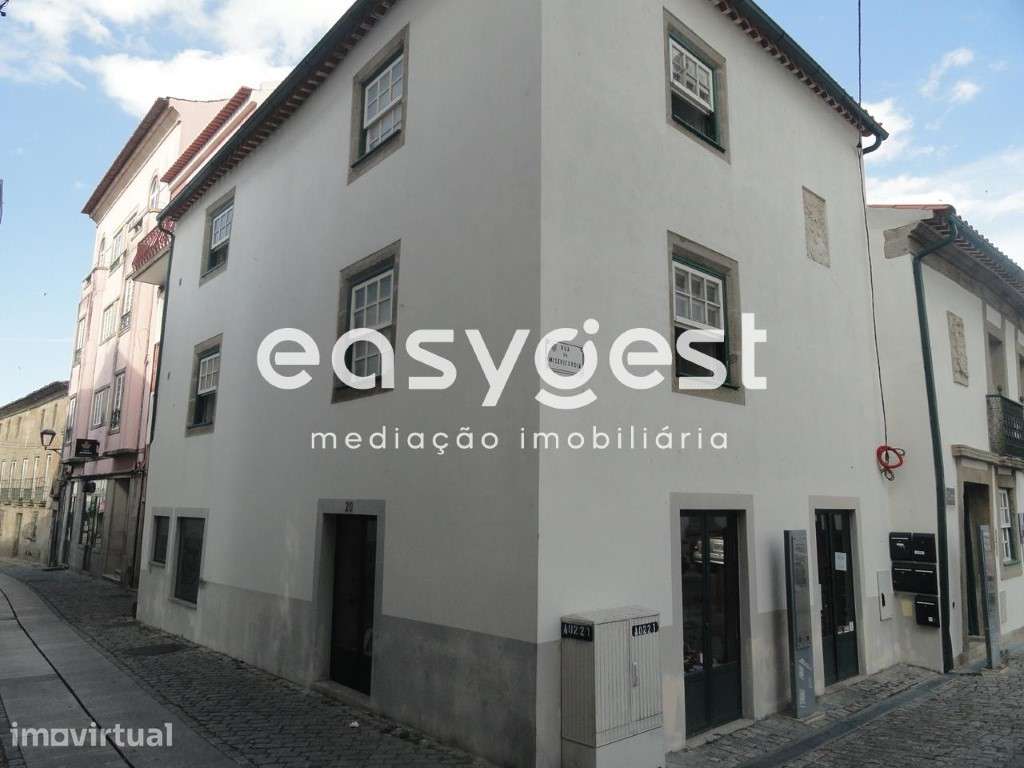 Casa Brasonada Padre Oliveira e Cunha na linda cidade do Fundão - Grande imagem: 2/17