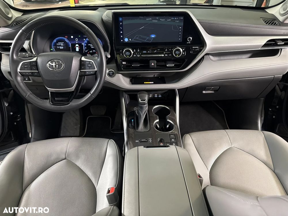 TOYOTA Highlander 2023 — imagine 9