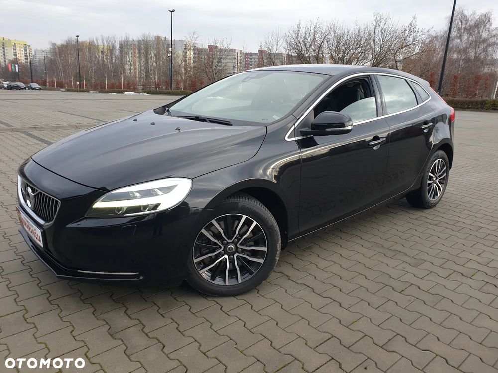Volvo V40 D3 Inscription - 1