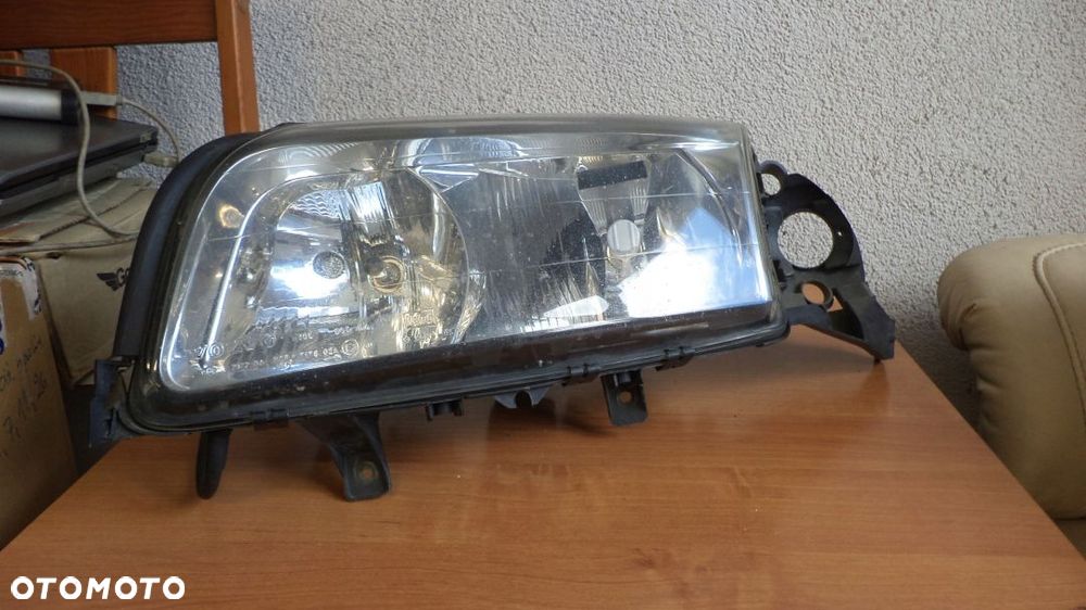 Lampa lewy prawy przód VOLVO 89002809 04HCR7177 - 4