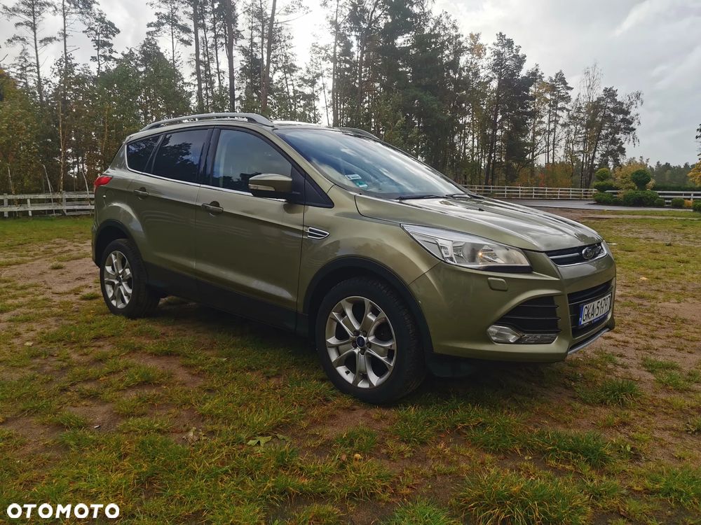 Ford Kuga 1.6 EcoBoost 2x4 Titanium - 3