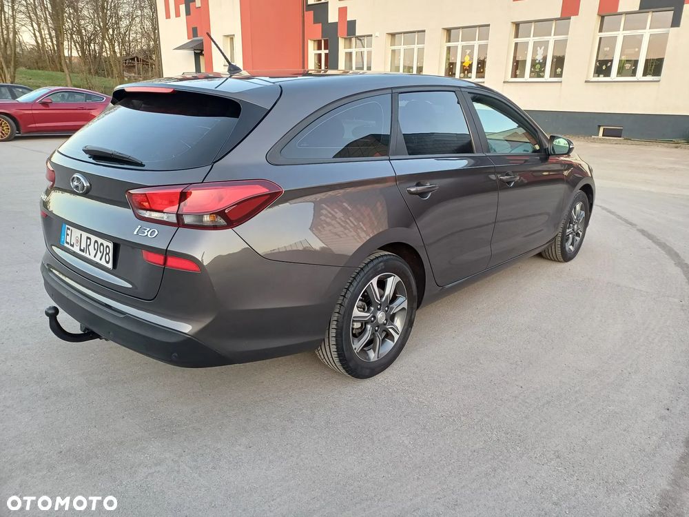 Hyundai i30 blue Kombi 1.4 - 3