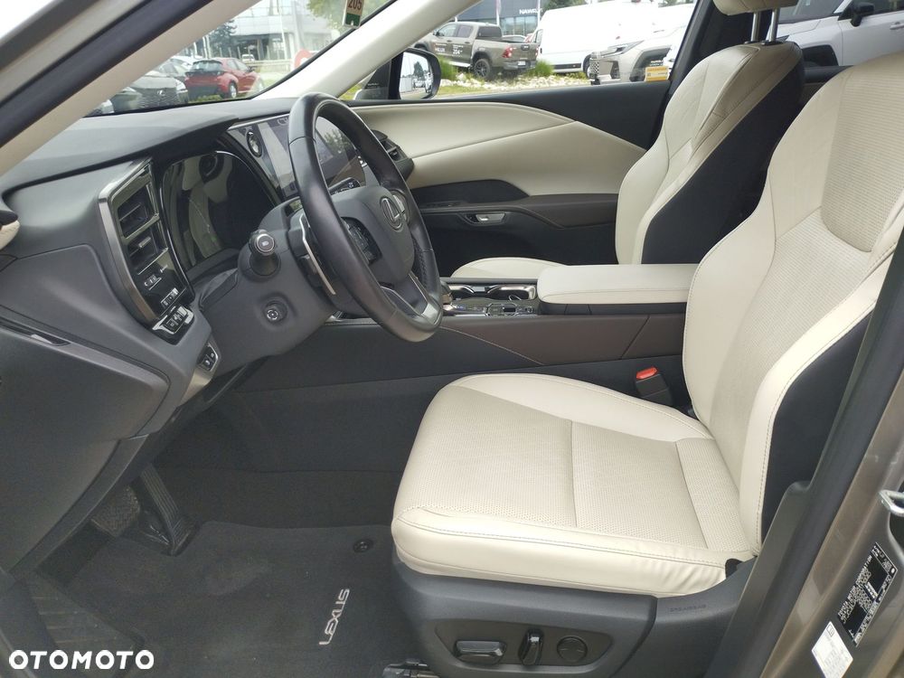 Lexus RX - 16