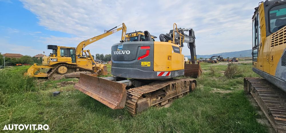 Volvo ECR 235 DL Excavator pe senile - 3
