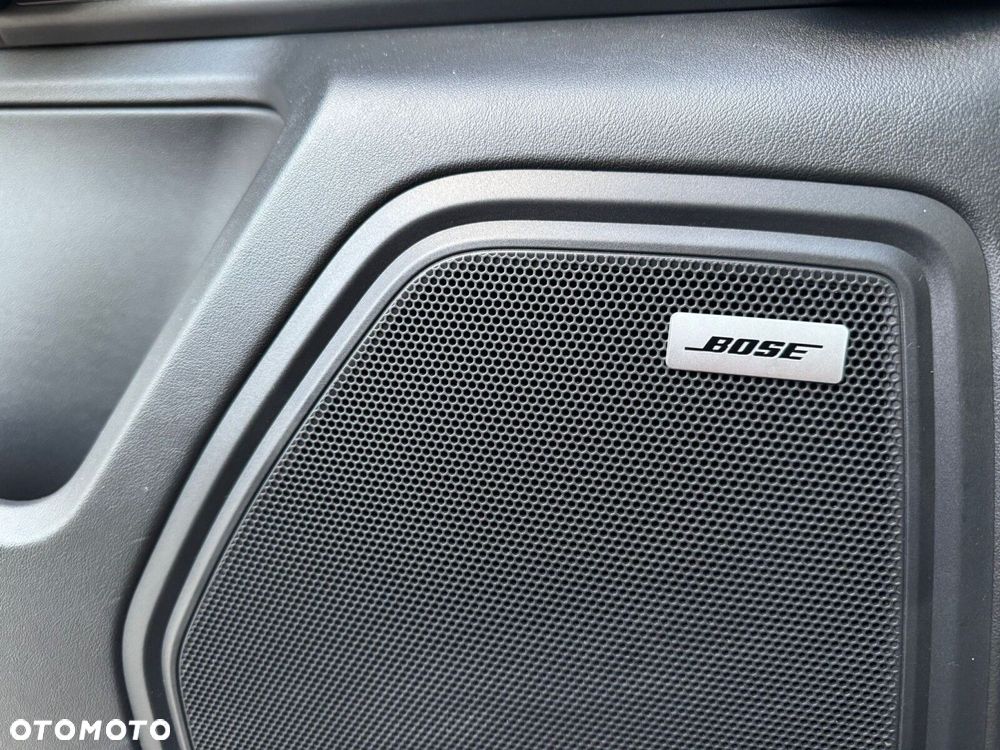 Porsche Macan Turbo - 11