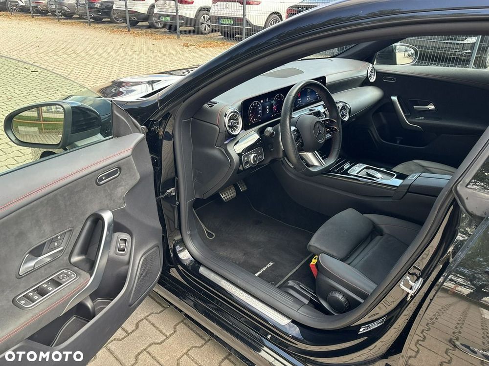 Mercedes-Benz CLA 200 7G-DCT - 11
