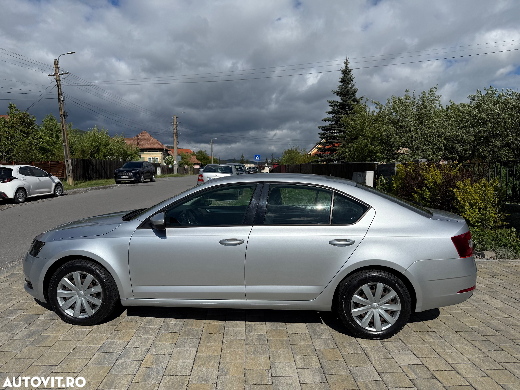 Skoda Octavia Combi Diesel 1.6 TDI Ambition - 5