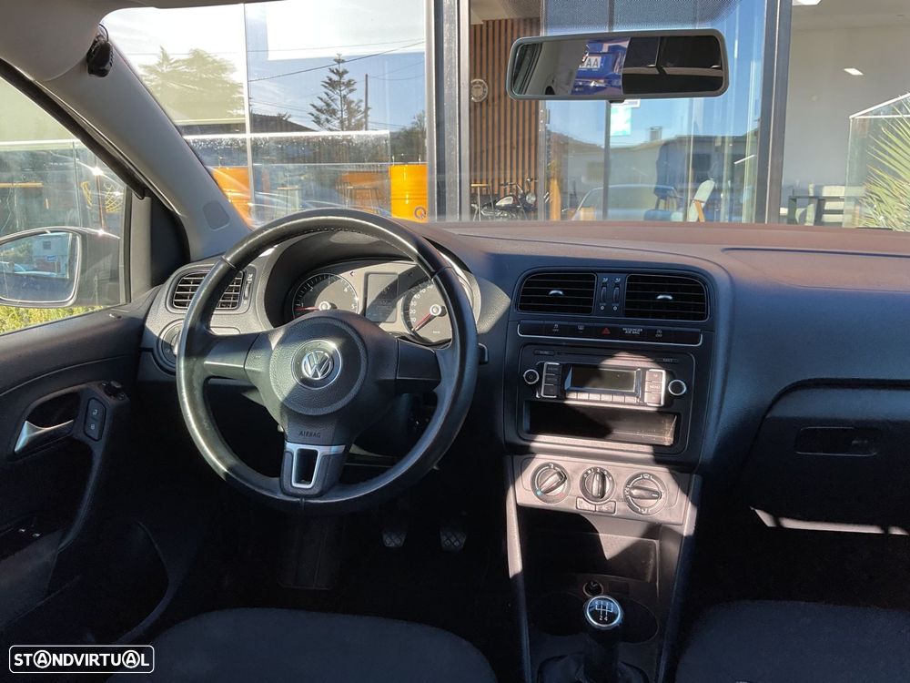 VW Polo 1.6 TDI Confortline BlueMotion - 24