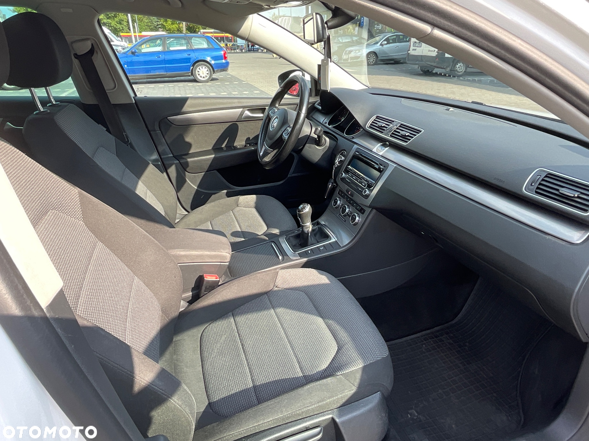 Volkswagen Passat 1.6 TDI Comfortline - 9