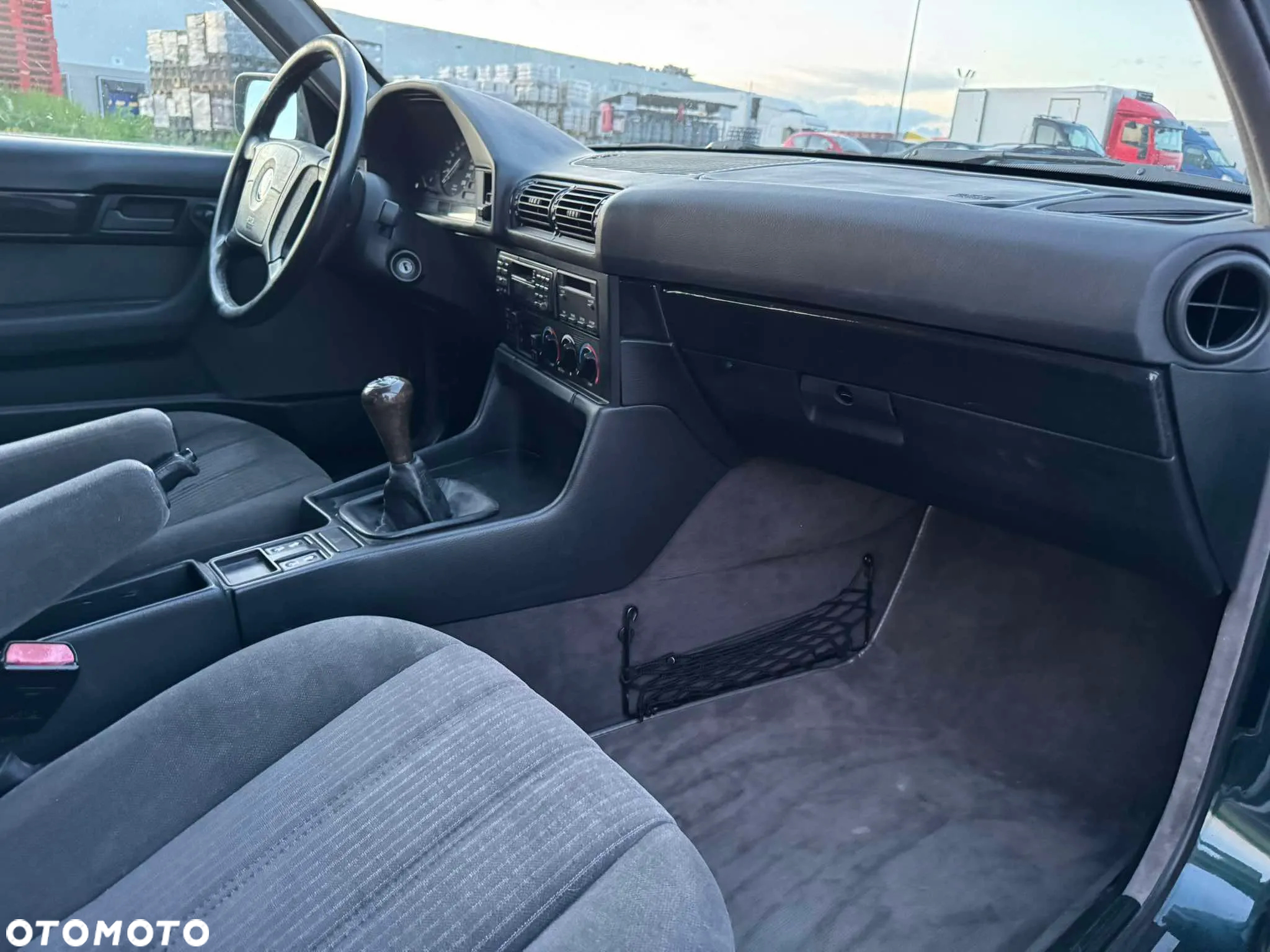 BMW Seria 5 525i Touring - 13