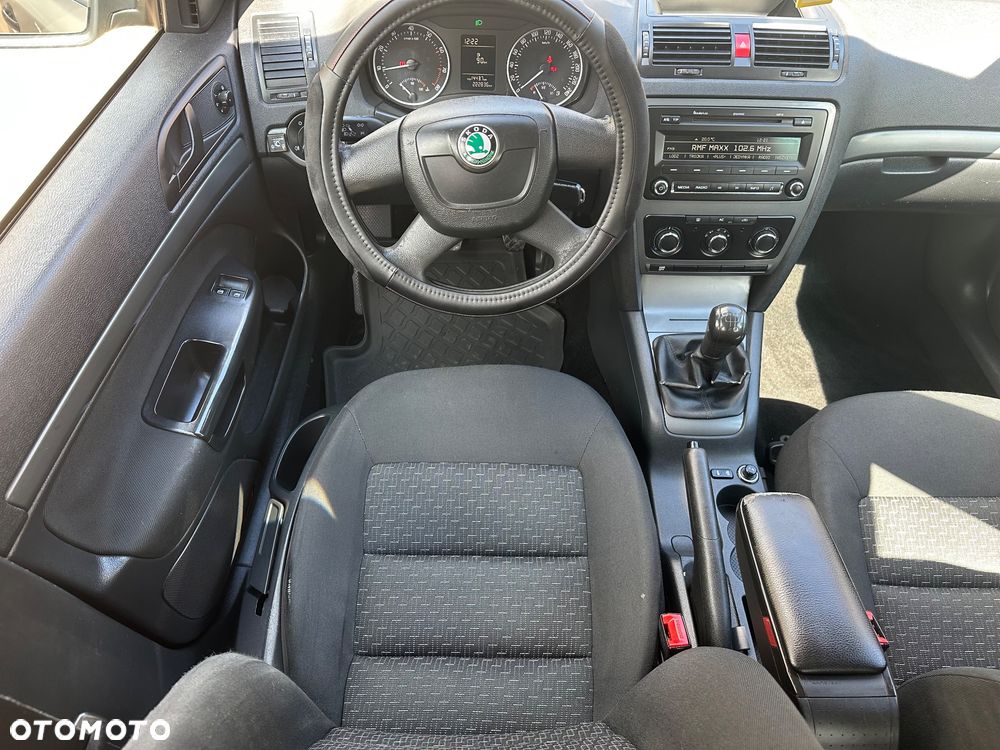 Skoda Octavia 1.6 Family Plus - 17
