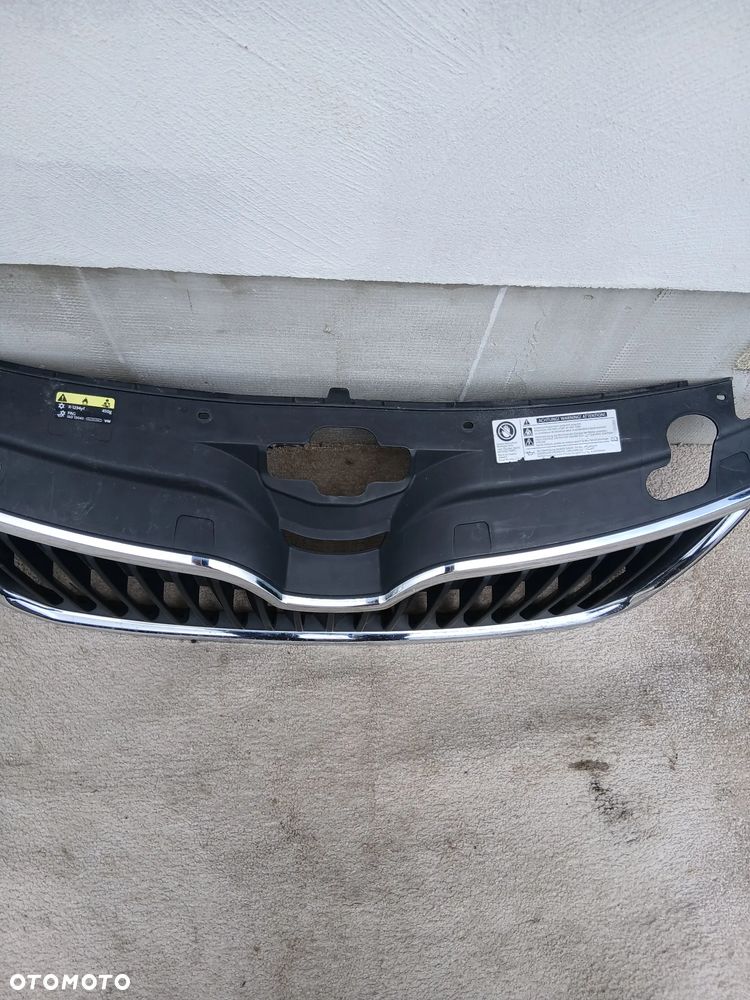 GRILL SKODA RAPID - 2