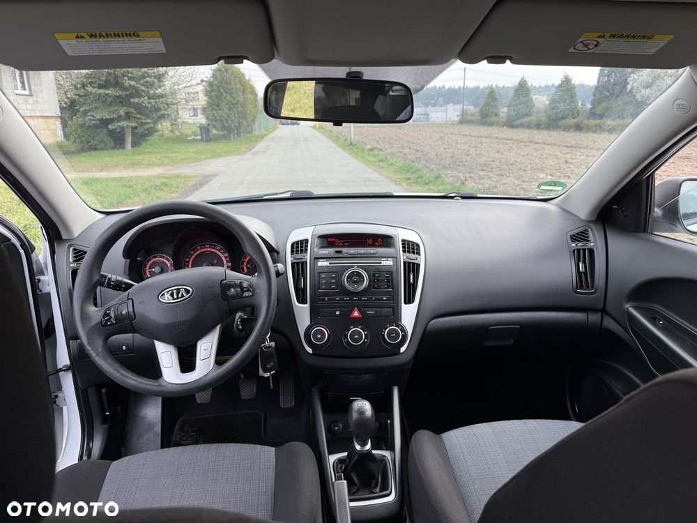 Kia Ceed - 7