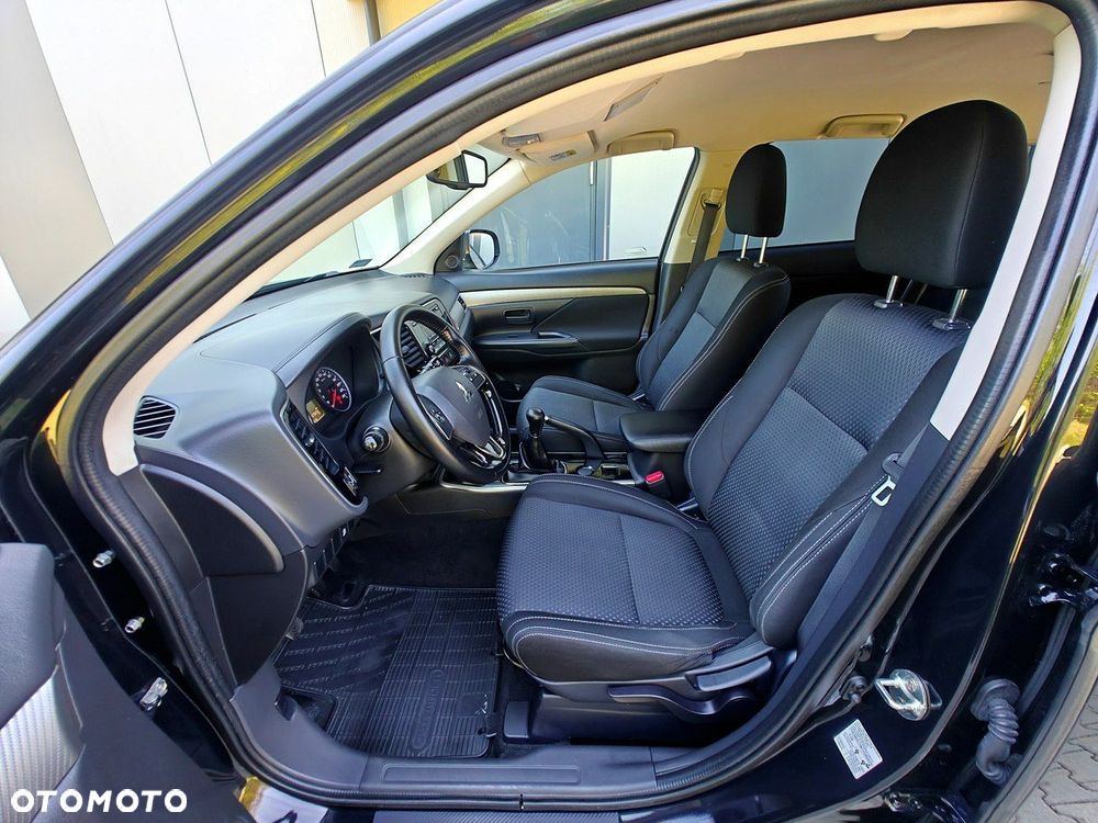 Mitsubishi Outlander - 9
