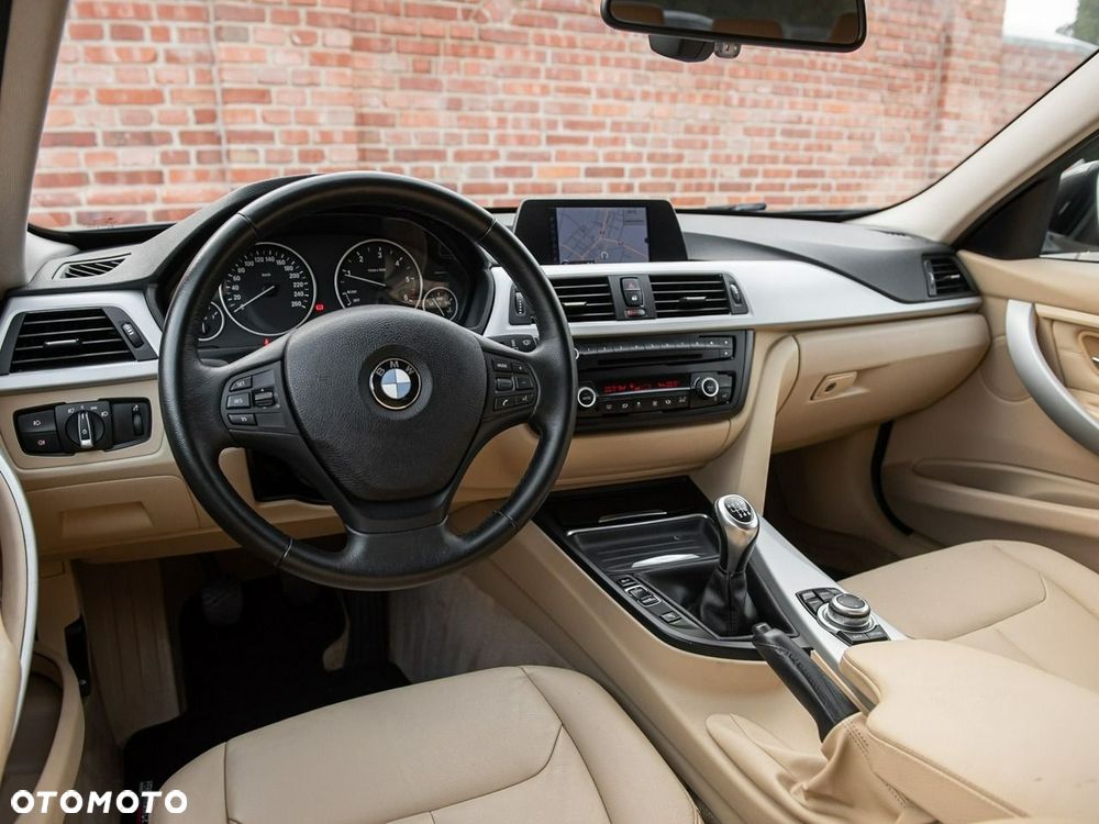 BMW 3 Series 2012 photo 5