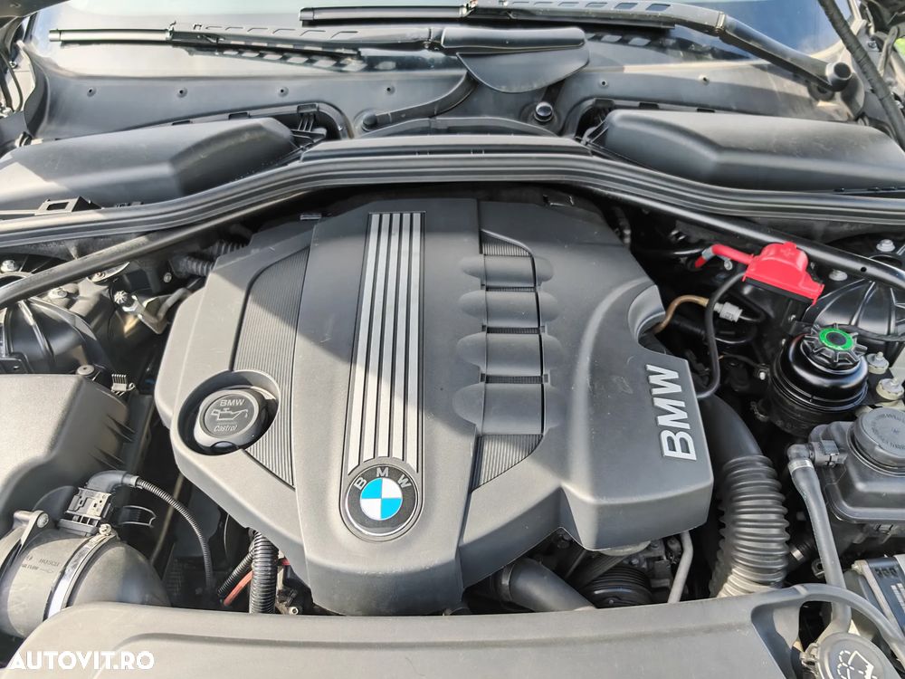 BMW Seria 5 520d Touring - 12