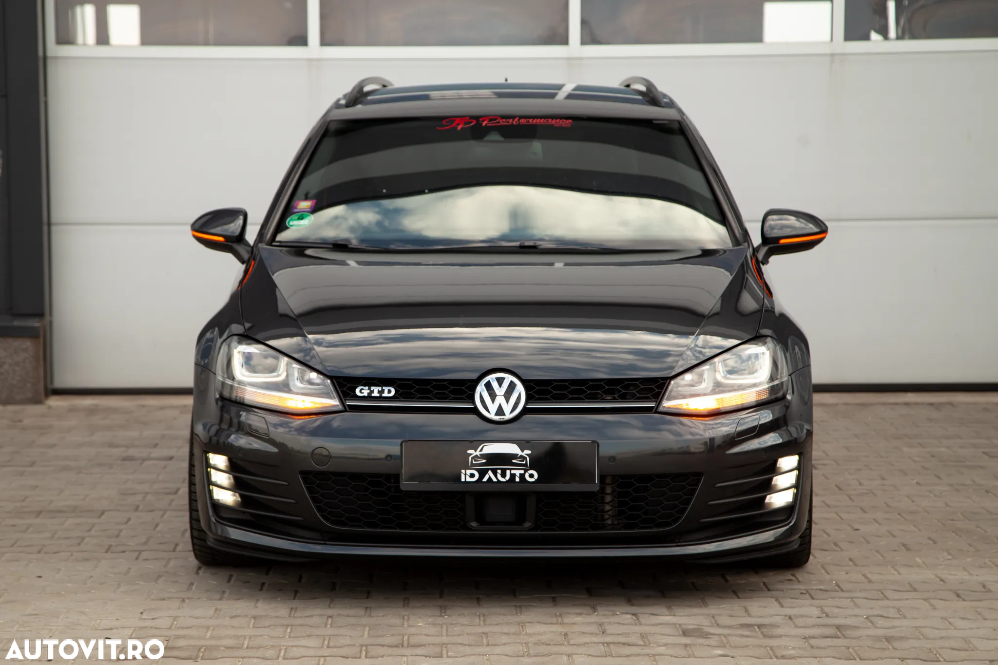 Volkswagen Golf - 4