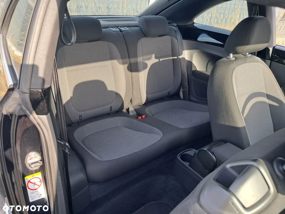 Volkswagen Beetle 1.6 TDI DPF Blue Motion Technologie Design - 17