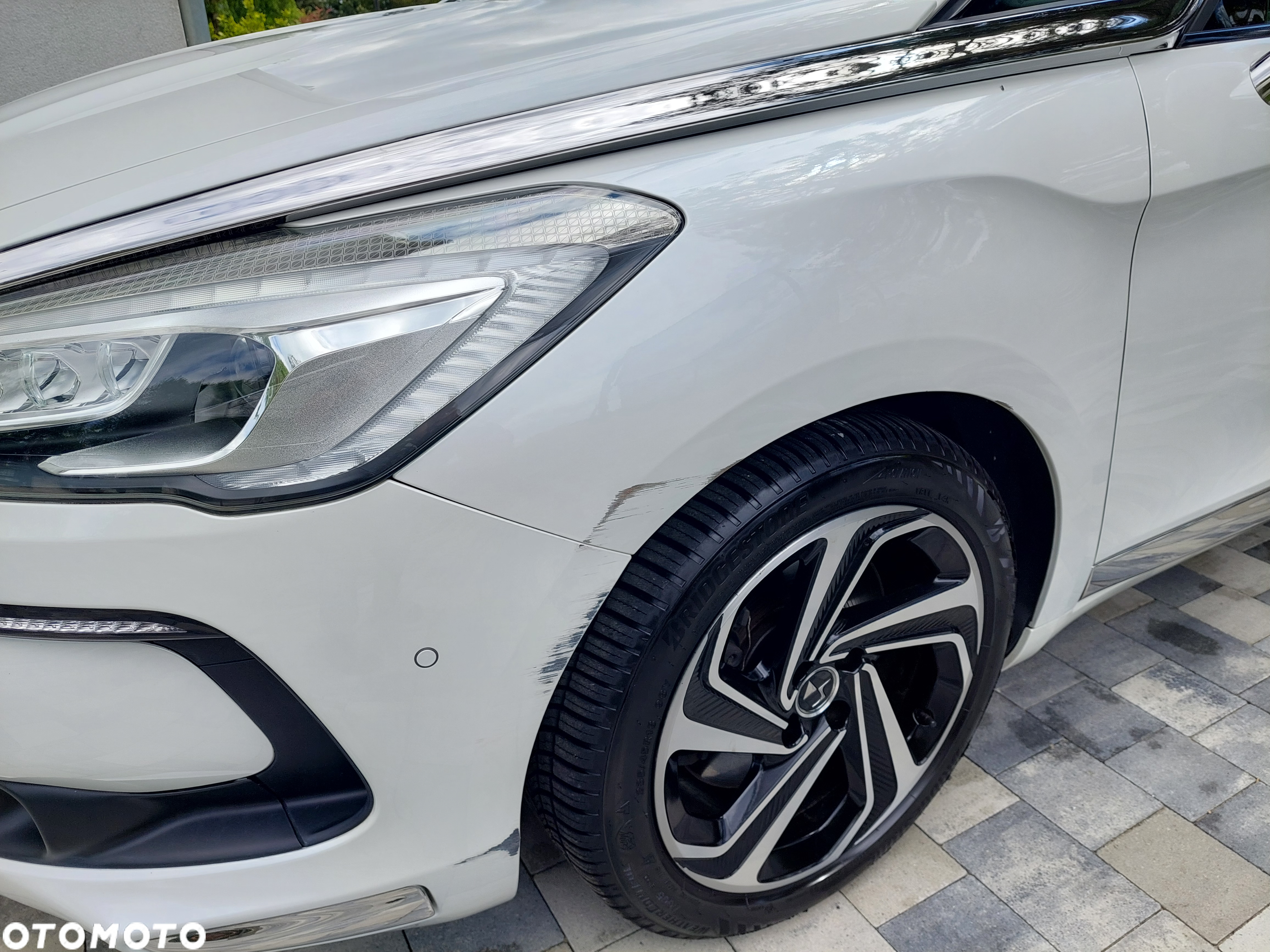 Citroën DS5 Hybrid4 EGS6 SportChic - 12