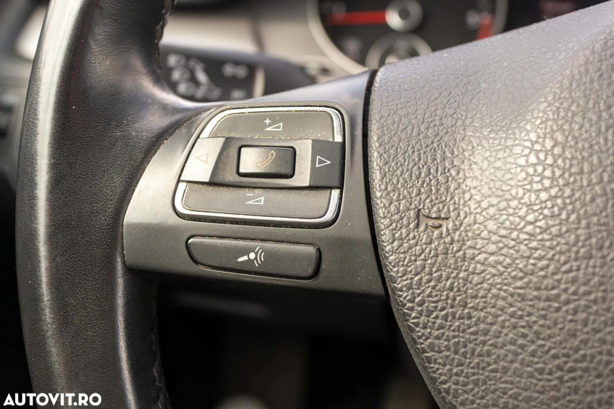 Volkswagen Passat 1.6 TDI BlueMotion Technology Comfortline - 8