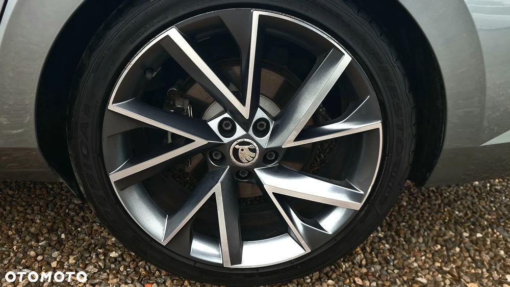 Skoda Superb 2.0 TDI Sportline DSG - 15
