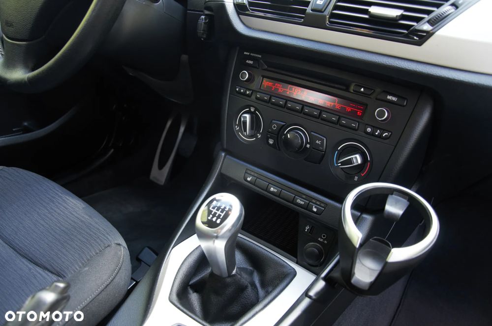 BMW X1 sDrive16d xLine - 27