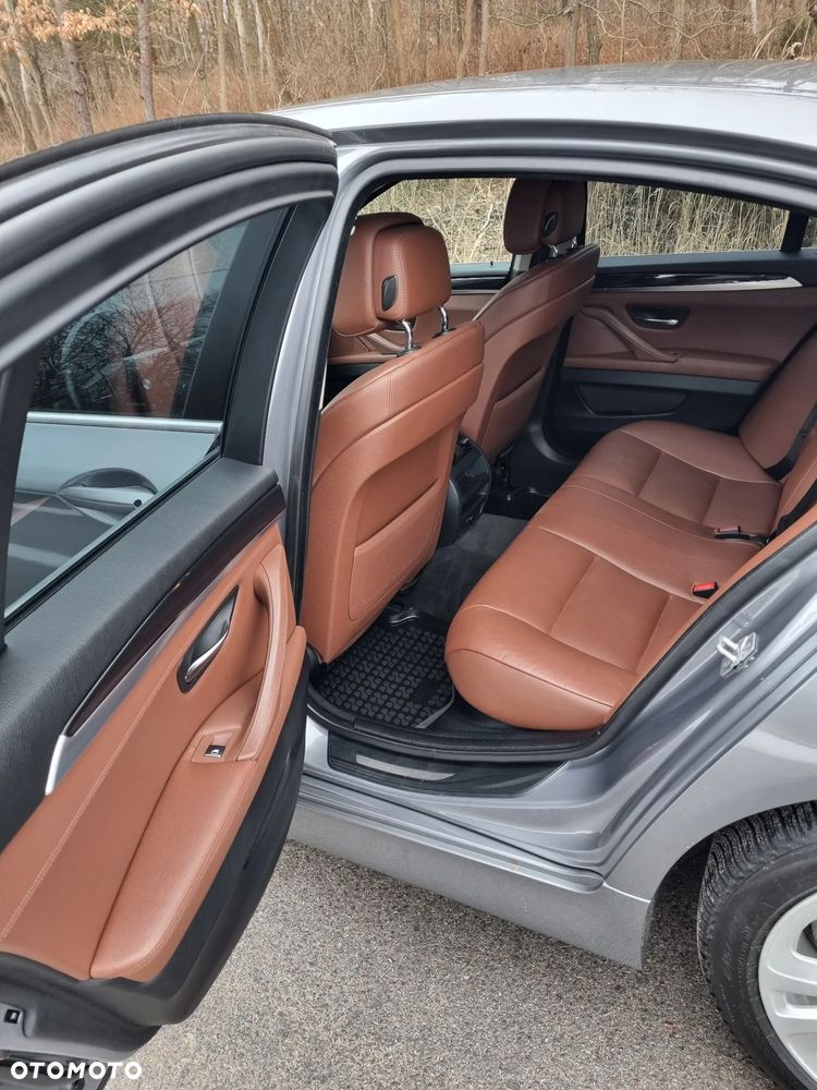 BMW Seria 5 520d - 33