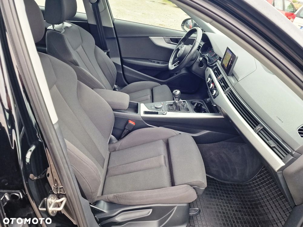 Audi A4 Avant 2.0 TDI DPF clean diesel S line Sportpaket - 29