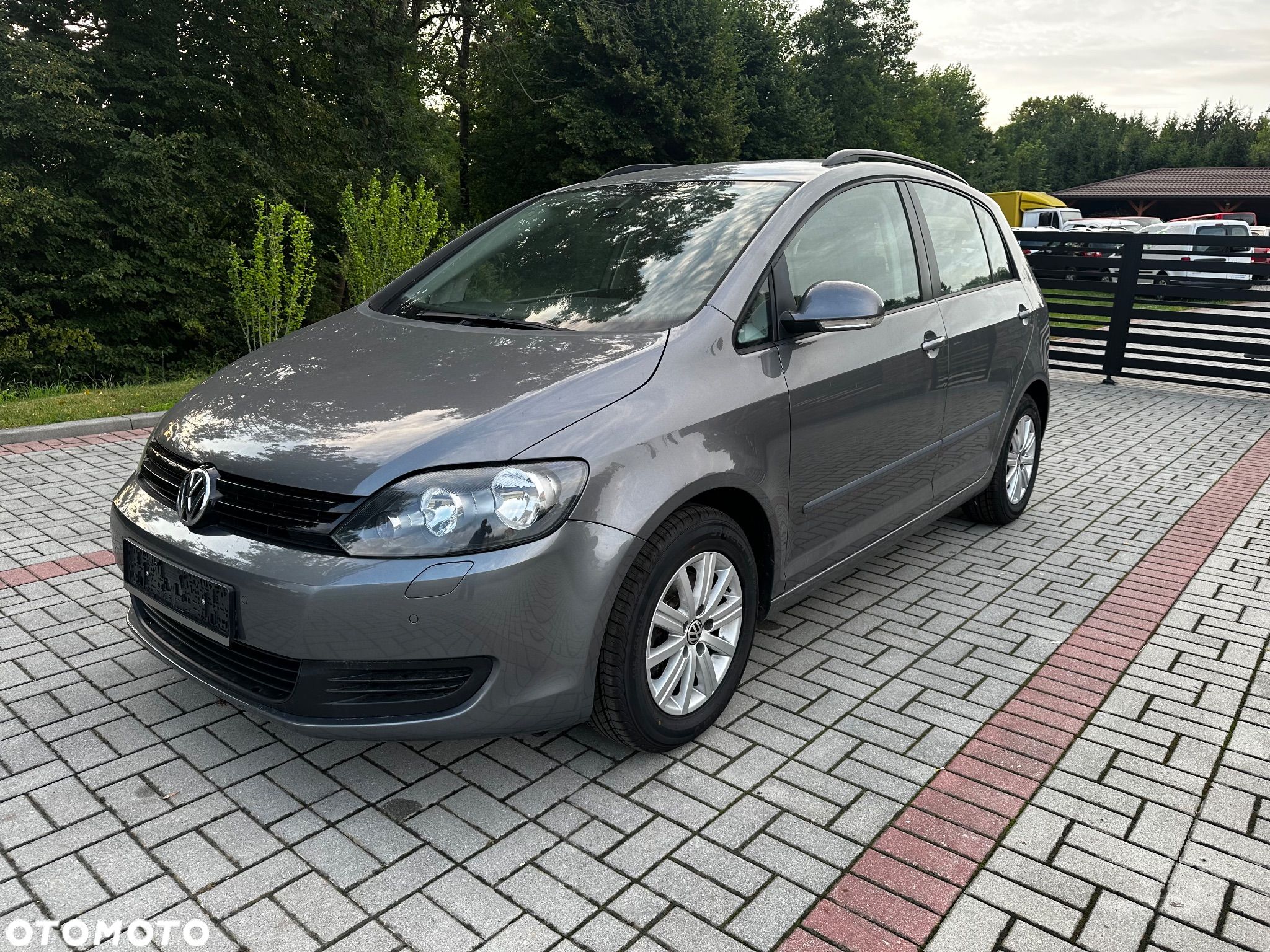 Volkswagen Golf Plus 1.6 TDI BlueMot Comfortline - 1