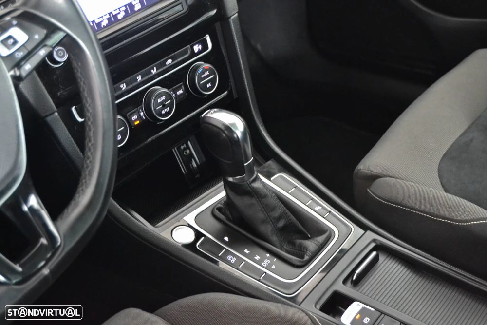 VW Golf Variant 1.6 TDi Highline DSG - 18