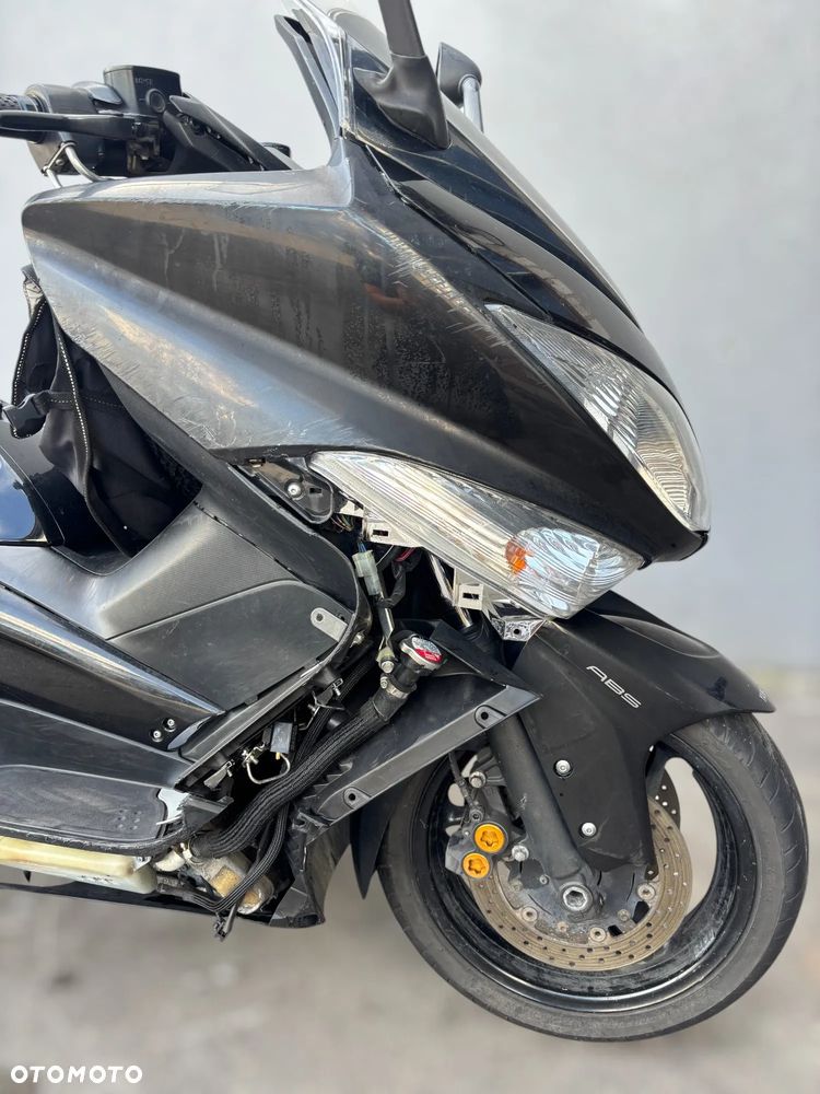 Yamaha Tmax - 12