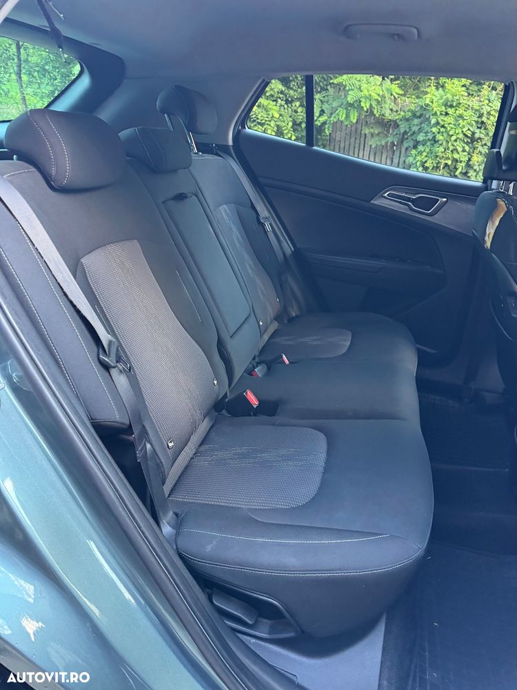 Kia Sportage 1.6 T-GDI MHEV 7DCT HP 4x2 Business Line - 17