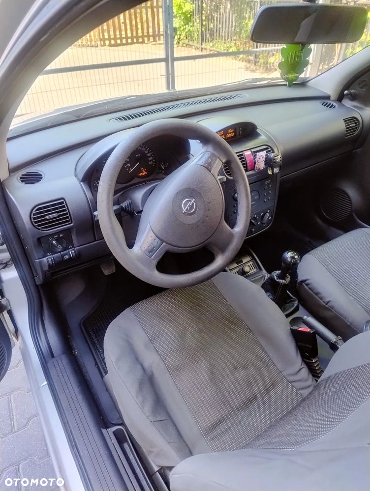 Opel Corsa 1.2 16V Essentia - 8