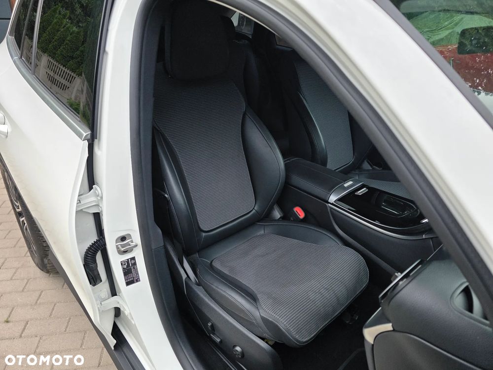 Mercedes-Benz GLC 220 d mHEV 4-Matic Avantgarde - 17