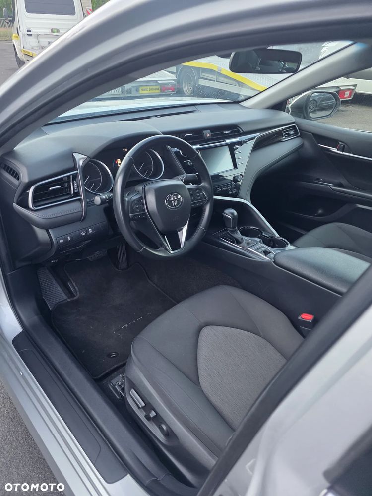 Toyota Camry - 14